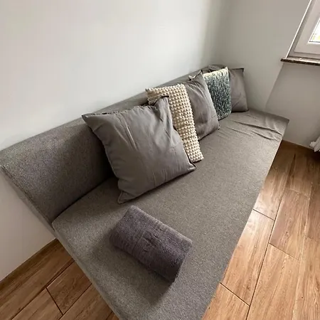 Rooms4less *