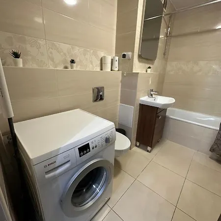 Rooms4less בית הארחה