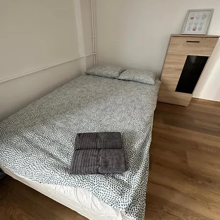 Rooms4less Penzion *