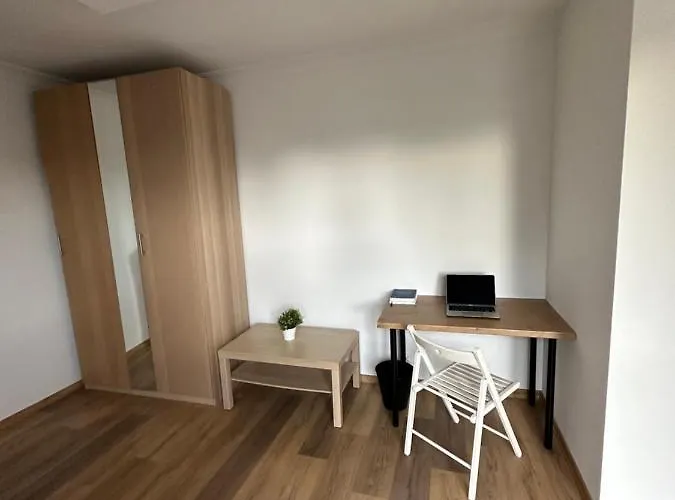 Pensión Rooms4less *