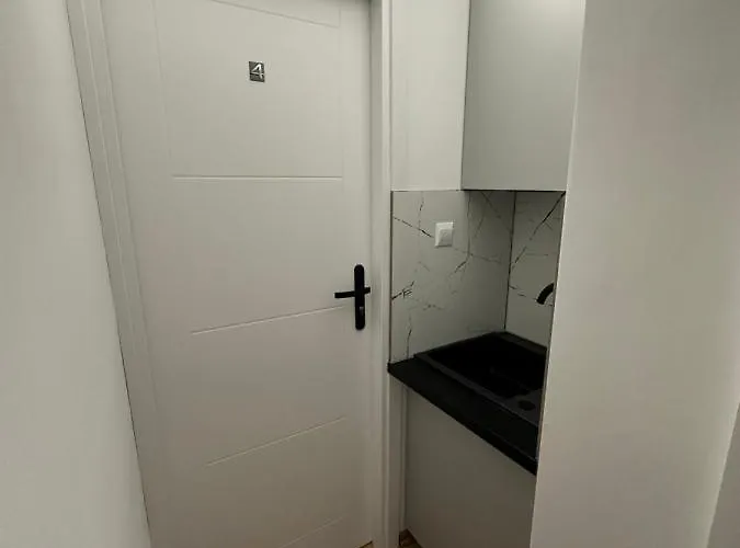 Rooms4less Гостевой дом *